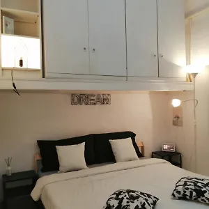 https://via-varese-apartment.it-romehotels.com